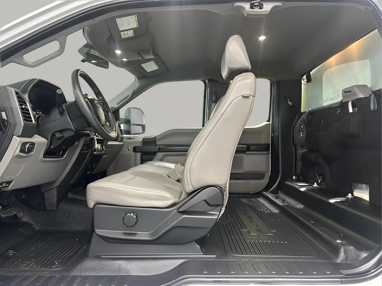 Ford F-250 SD XL SuperCab Long Bed 4WD 2018