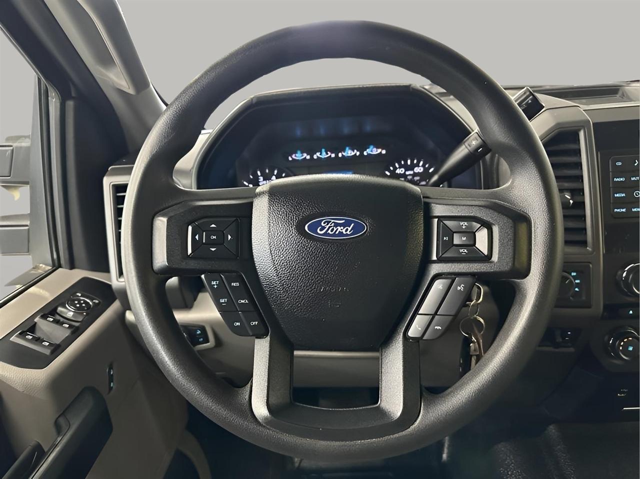 Ford F-250 SD XL SuperCab Long Bed 4WD 2018