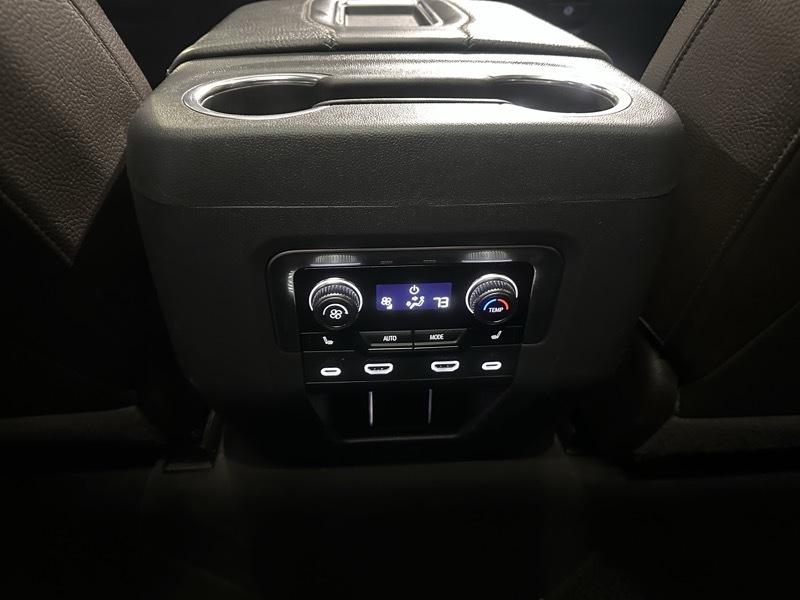 GMC Yukon Denali 4WD 2022