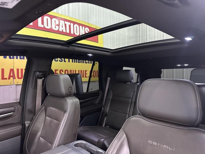 GMC Yukon Denali 4WD 2022