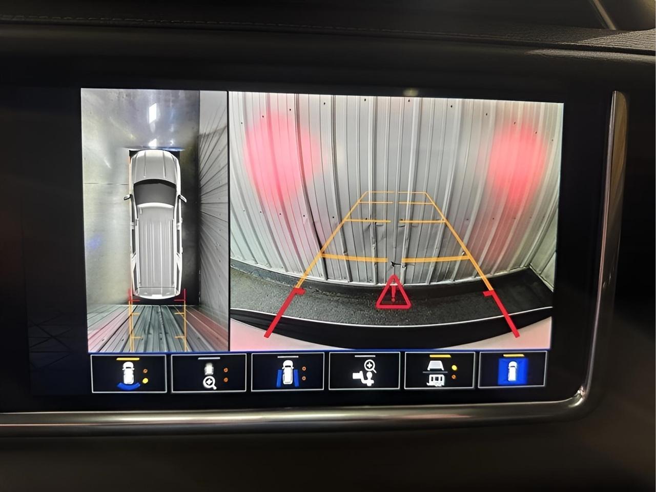 GMC Yukon Denali 4WD 2022