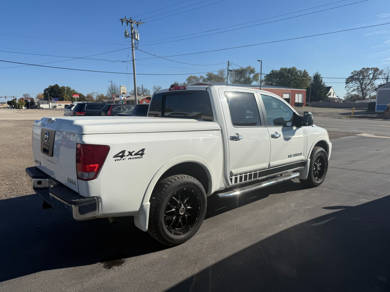Nissan Titan 4WD Crew Cab SWB LE 2010 Nissan Titan 4WD Crew Cab SWB LE 2010