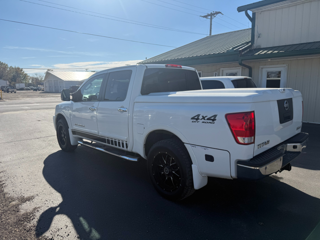 Nissan Titan 4WD Crew Cab SWB LE 2010 Nissan Titan 4WD Crew Cab SWB LE 2010