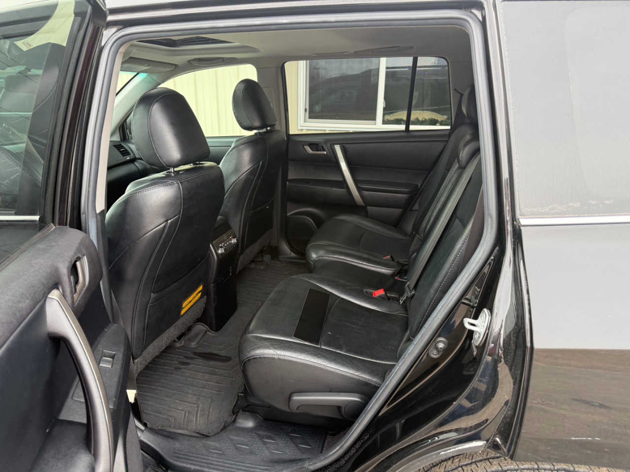 Toyota Highlander 4WD 4dr V6 Base (Natl) 2011