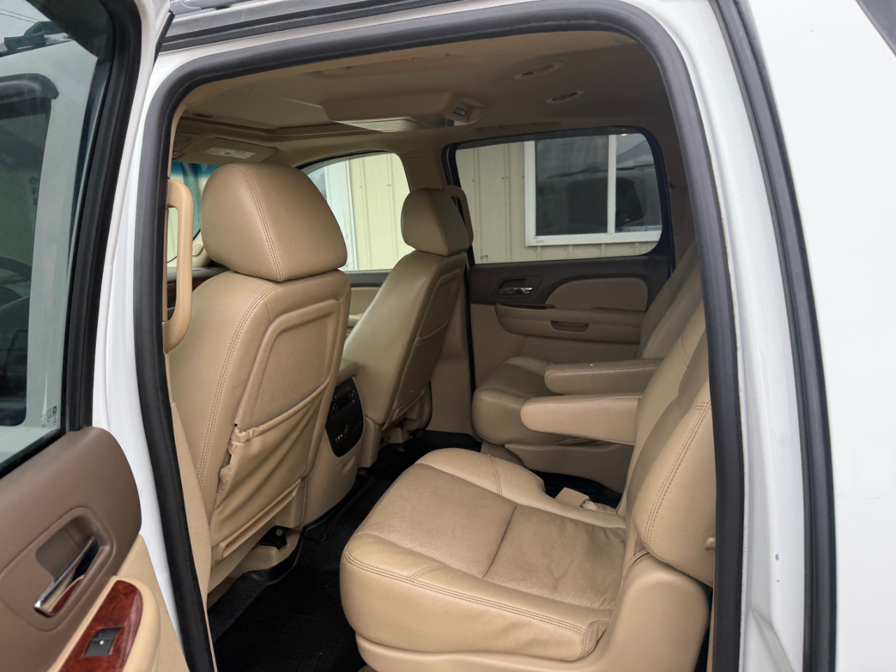 Chevrolet Suburban 4WD 4dr 1500 LTZ 2009