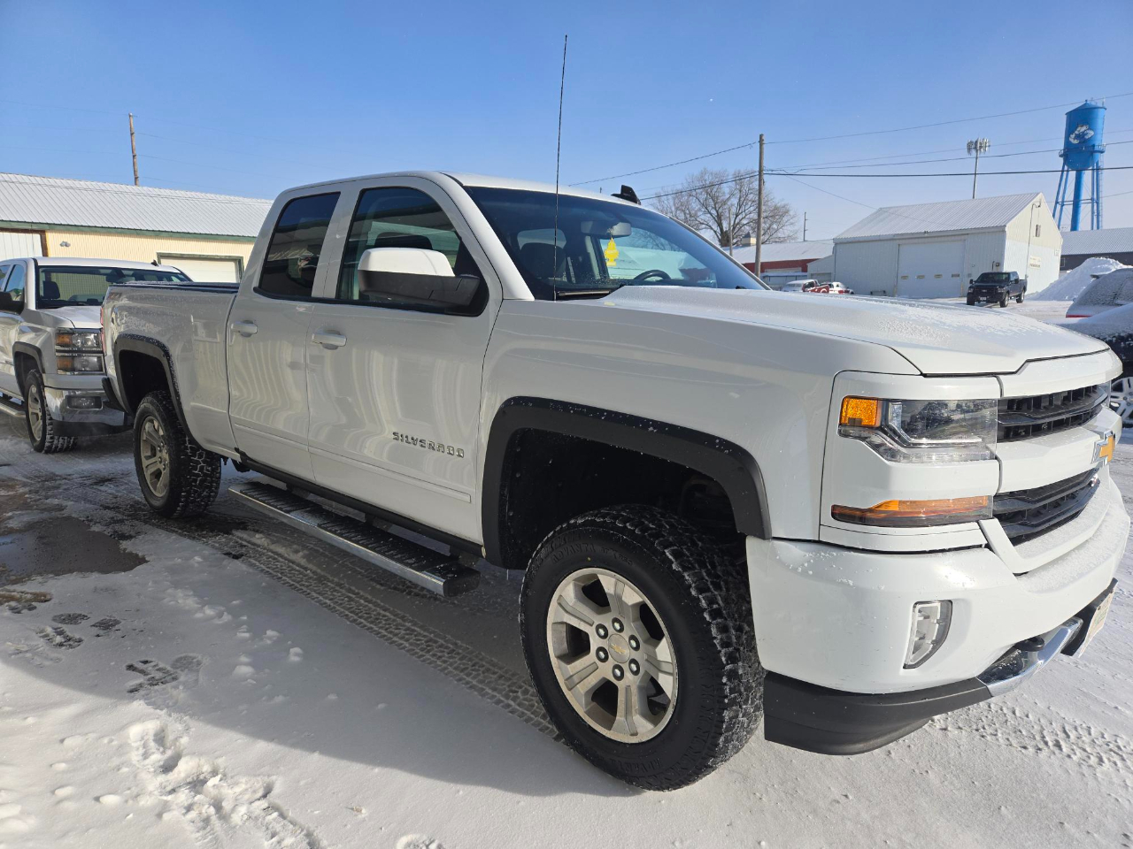 Chevrolet Silverado 1500 4WD Double Cab 143.5" LT w/2LT 2016