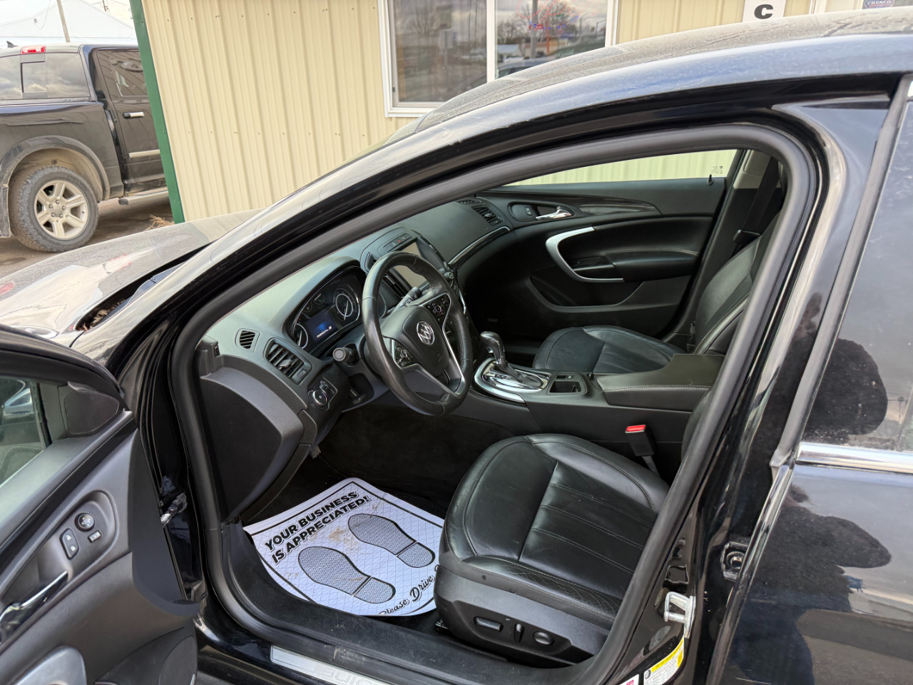 Buick Regal 4dr Sdn Premium II FWD 2017