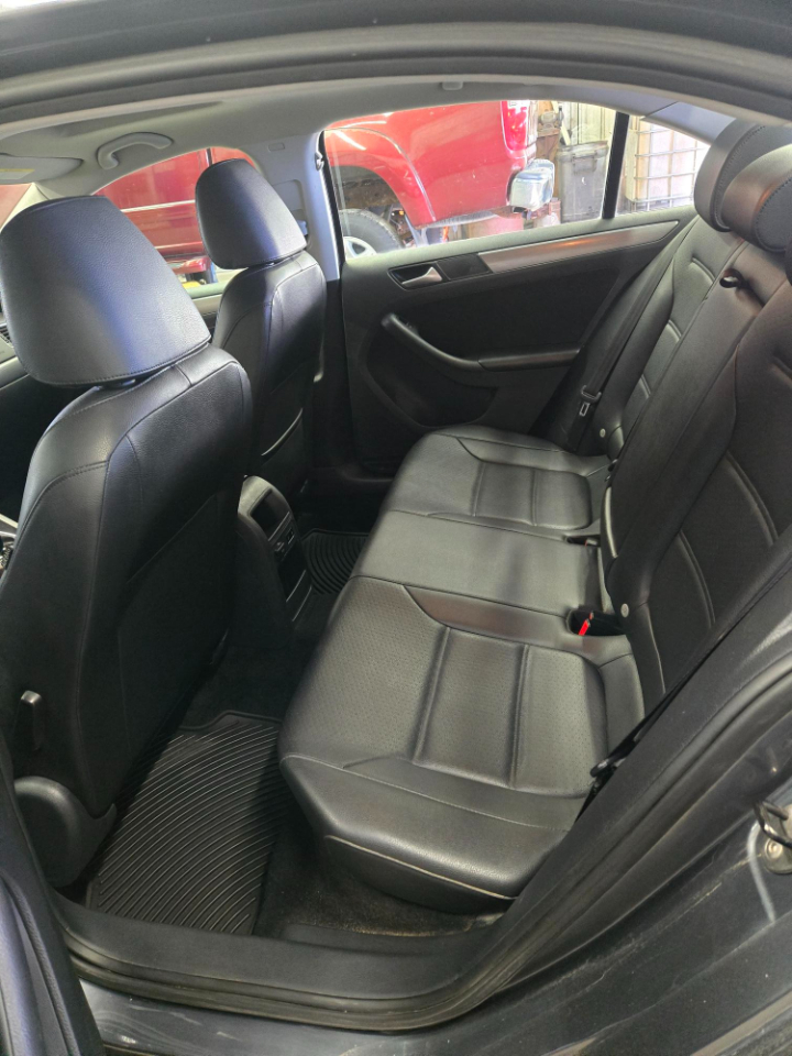 Volkswagen Jetta Sedan 4dr Man TDI 2014