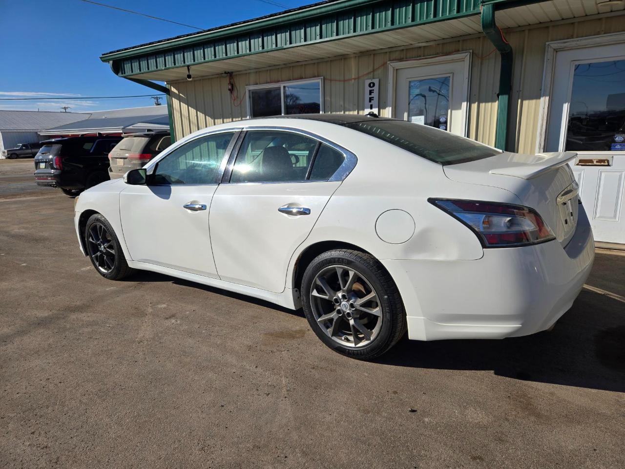 Nissan Maxima 4dr Sdn V6 CVT 3.5 SV w/Premium Pkg 2012