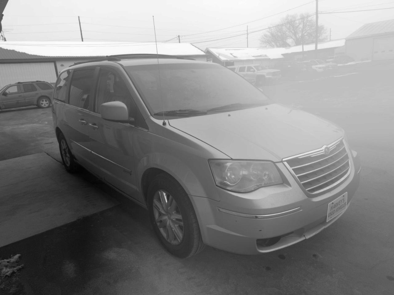 Chrysler Town & Country 4dr Wgn Touring 2010