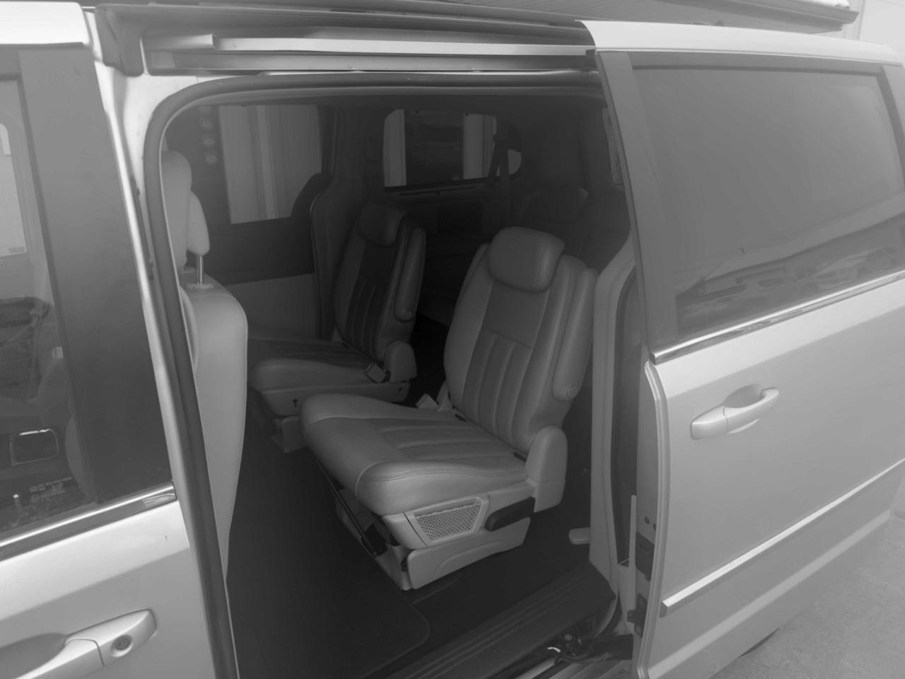 Chrysler Town & Country 4dr Wgn Touring 2010