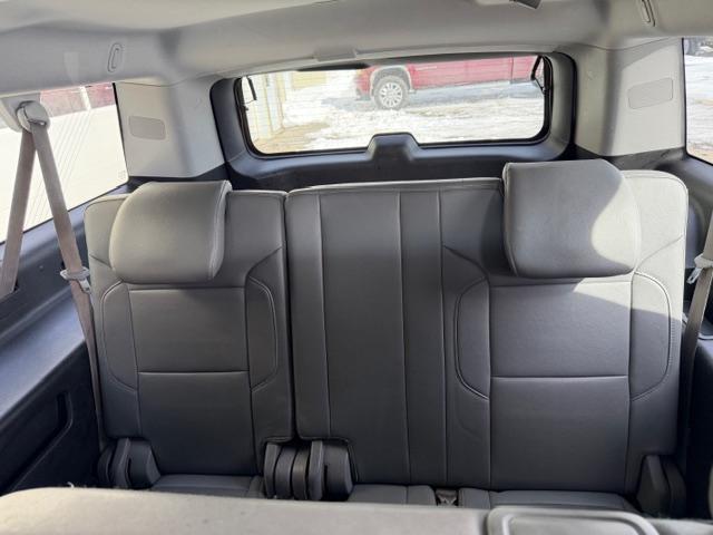 Chevrolet Suburban 4WD 4dr 1500 LT 2016