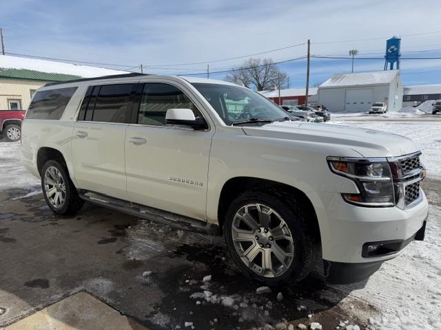 Chevrolet Suburban 4WD 4dr 1500 LT 2016