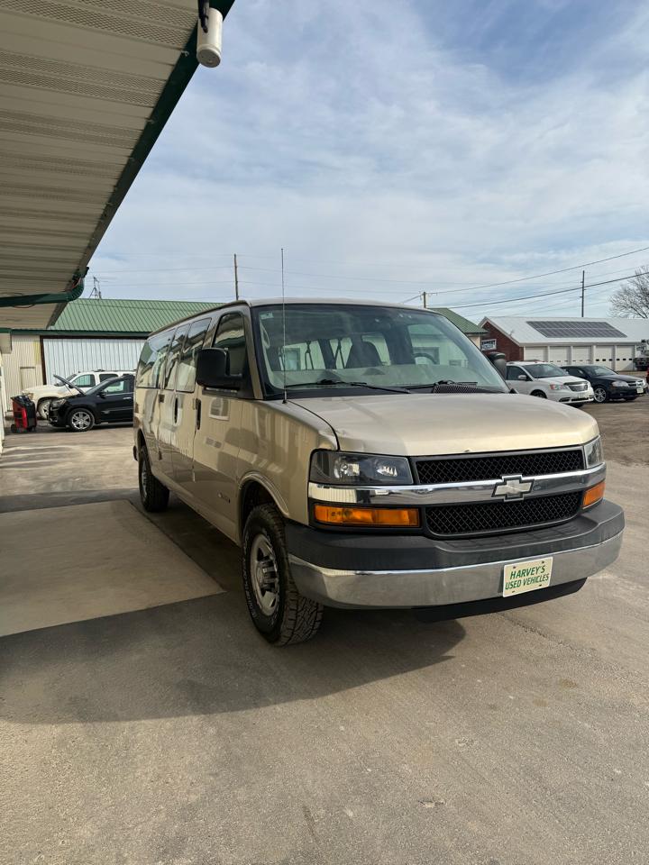 Chevrolet Express Passenger 3500 155" WB RWD 2006