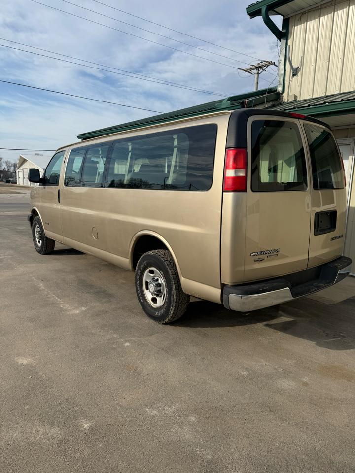 Chevrolet Express Passenger 3500 155" WB RWD 2006