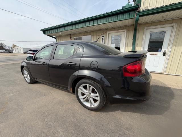 Dodge Avenger 4dr Sdn Heat 2011