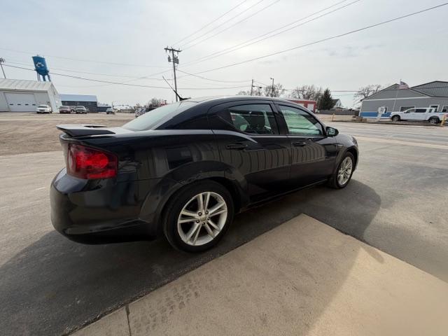 Dodge Avenger 4dr Sdn Heat 2011