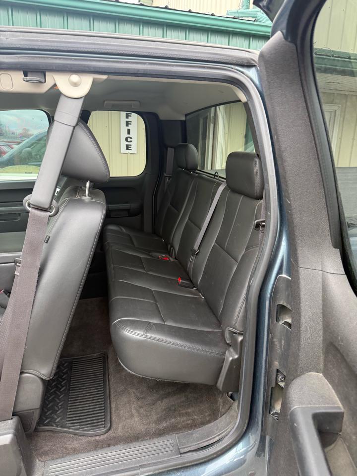 Chevrolet Silverado 1500 4WD Ext Cab 143.5" LT 2013