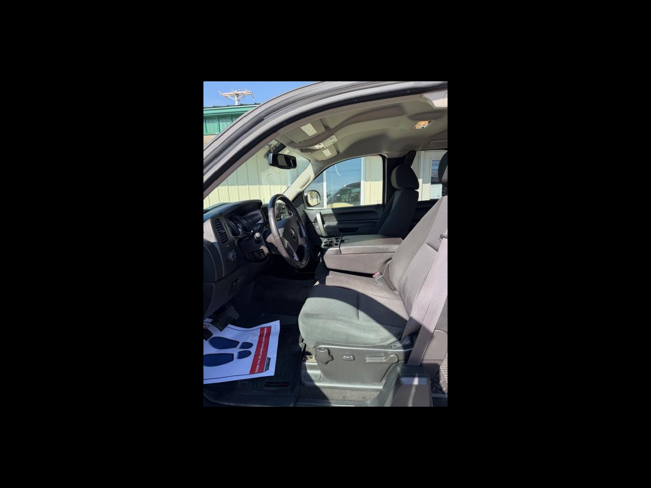 Chevrolet Silverado 1500 4WD Ext Cab 143.5" LT 2011