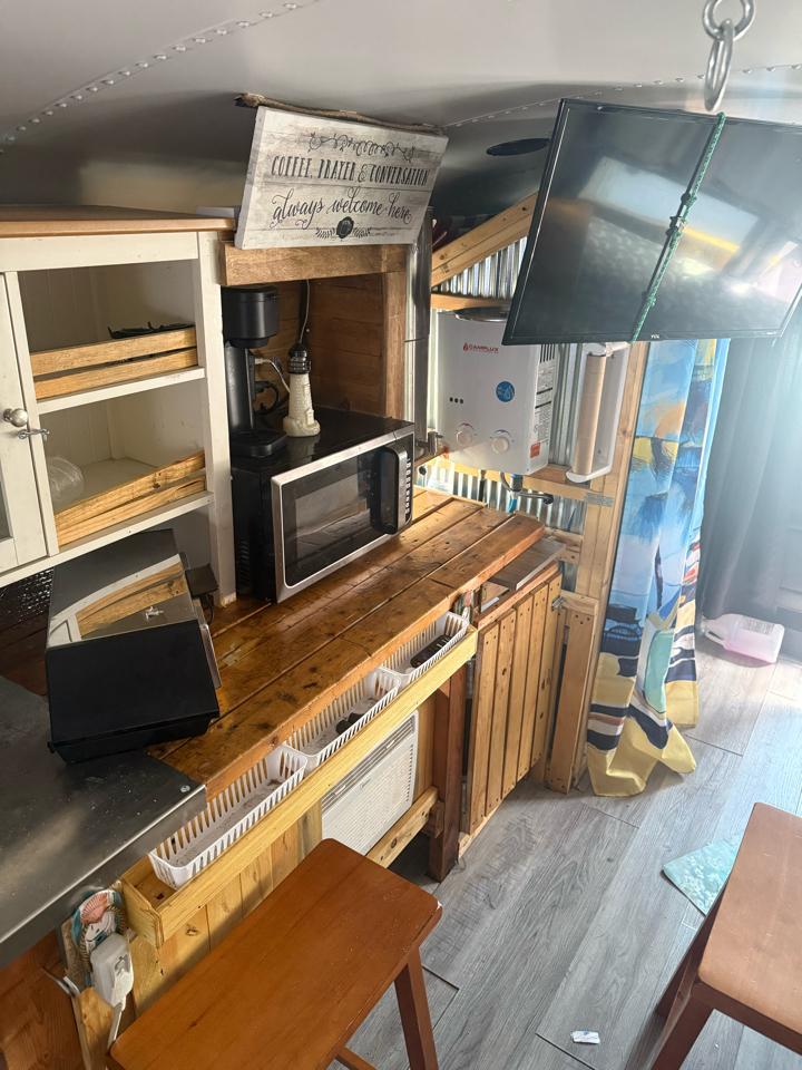 GMC Savana Cutaway 159" WB C7L DRW 2006