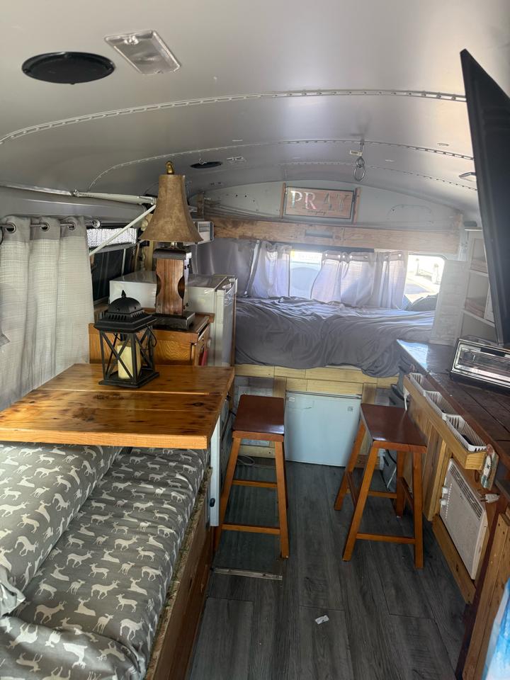 GMC Savana Cutaway 159" WB C7L DRW 2006