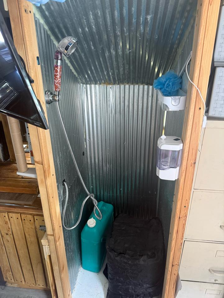 GMC Savana Cutaway 159" WB C7L DRW 2006