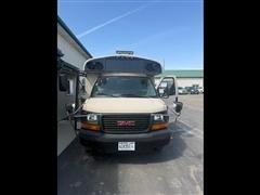 2006 GMC Savana Cutaway 