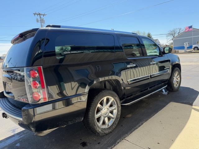 GMC Yukon XL Denali AWD 4dr 1500 2008