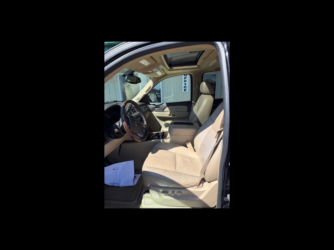 GMC Yukon XL Denali AWD 4dr 1500 2008