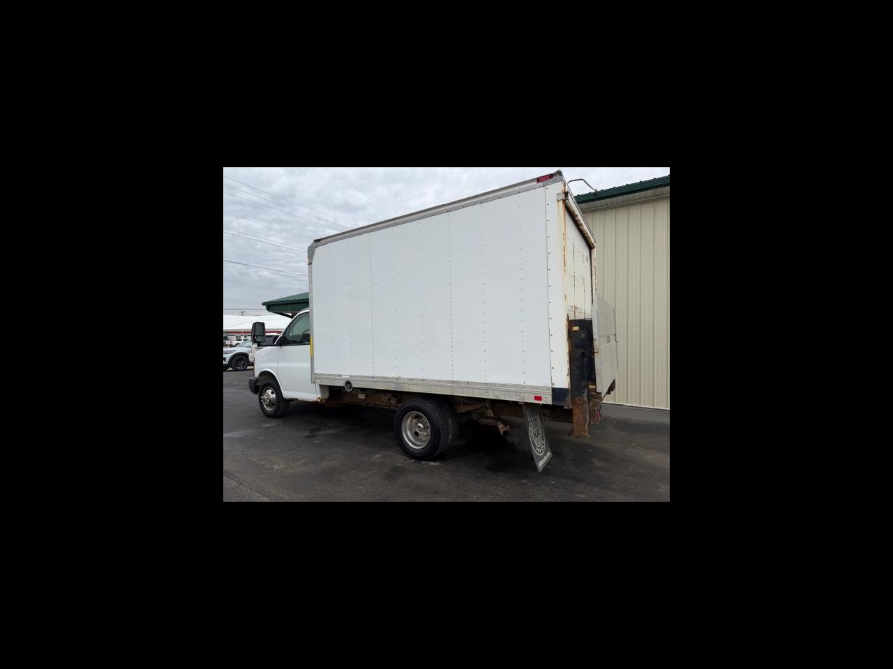 Chevrolet Express Commercial Cutaway RWD 3500 139" WB Work Van 2012