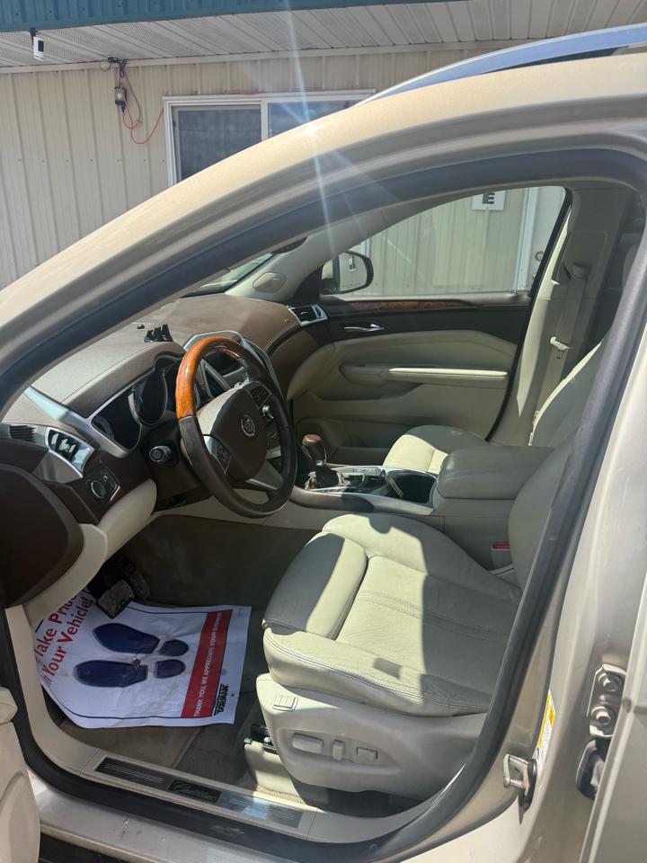 Cadillac SRX FWD 4dr Luxury Collection 2010