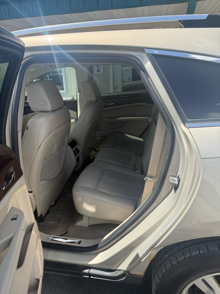 Cadillac SRX FWD 4dr Luxury Collection 2010