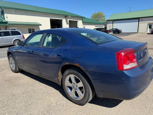 Dodge Charger 4dr Sdn SXT RWD 2009