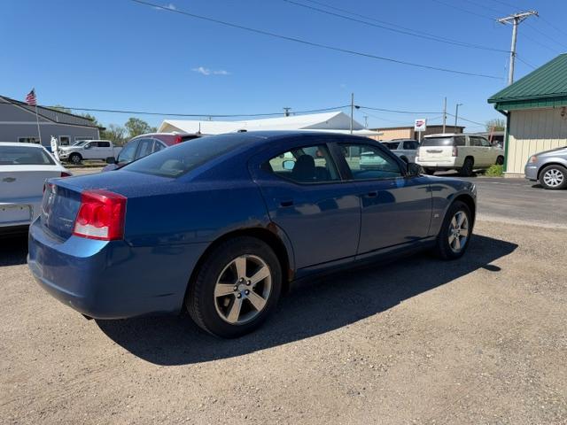 Dodge Charger 4dr Sdn SXT RWD 2009