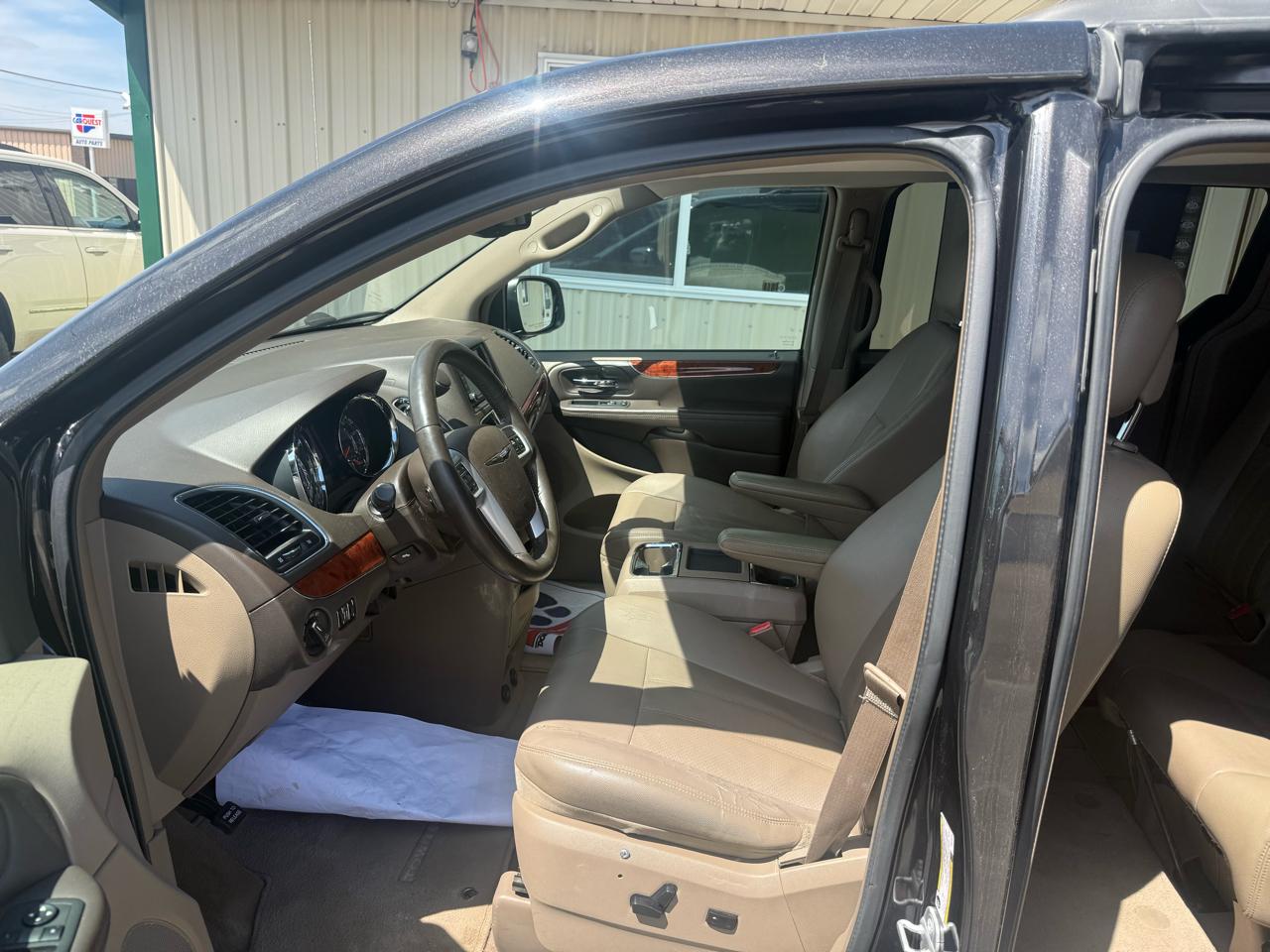 Chrysler Town & Country 4dr Wgn Touring-L 2014