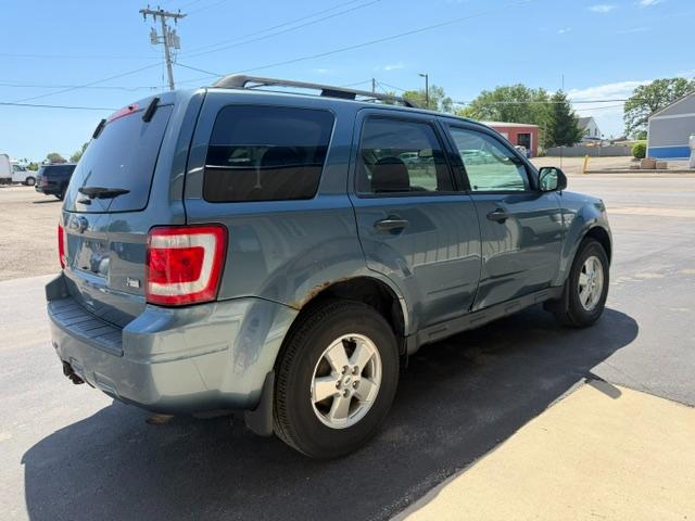 Ford Escape 4WD 4dr XLT 2011
