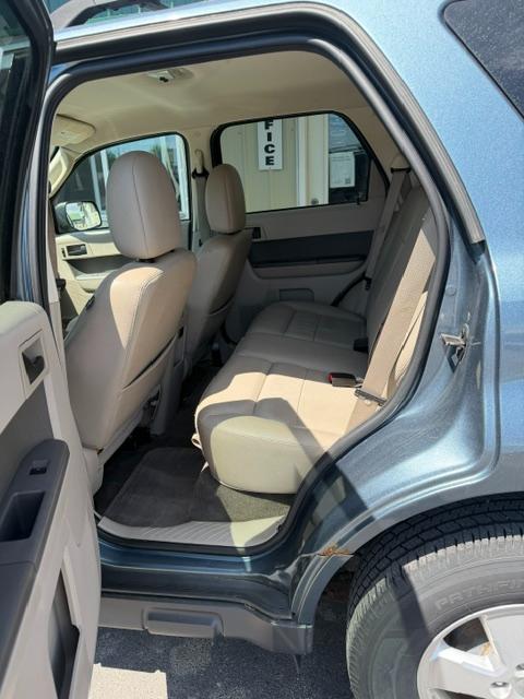 Ford Escape 4WD 4dr XLT 2011