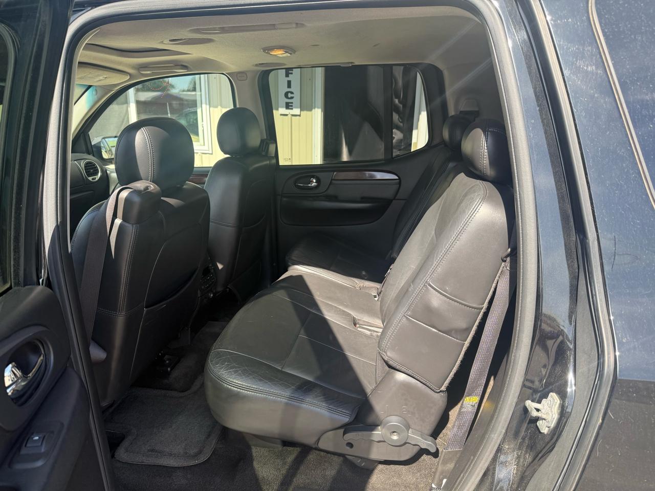 GMC Envoy XL 4dr 4WD Denali 2006