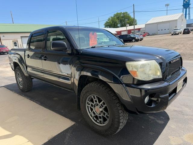 Toyota Tacoma Double 128" Manual 4WD (Natl) 2005