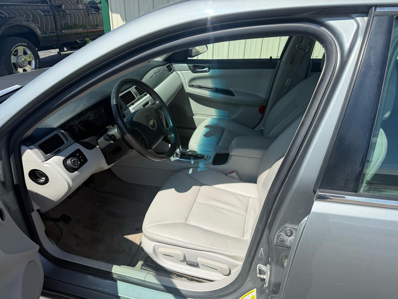 Chevrolet Impala 4dr Sdn 3.5L LT 2008