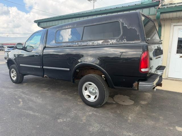 Ford F-150 Reg Cab 120" 4WD 1998