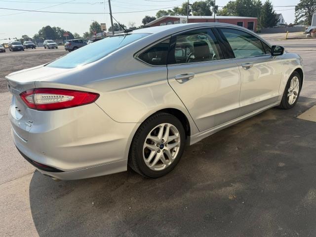Ford Fusion 4dr Sdn SE FWD 2014