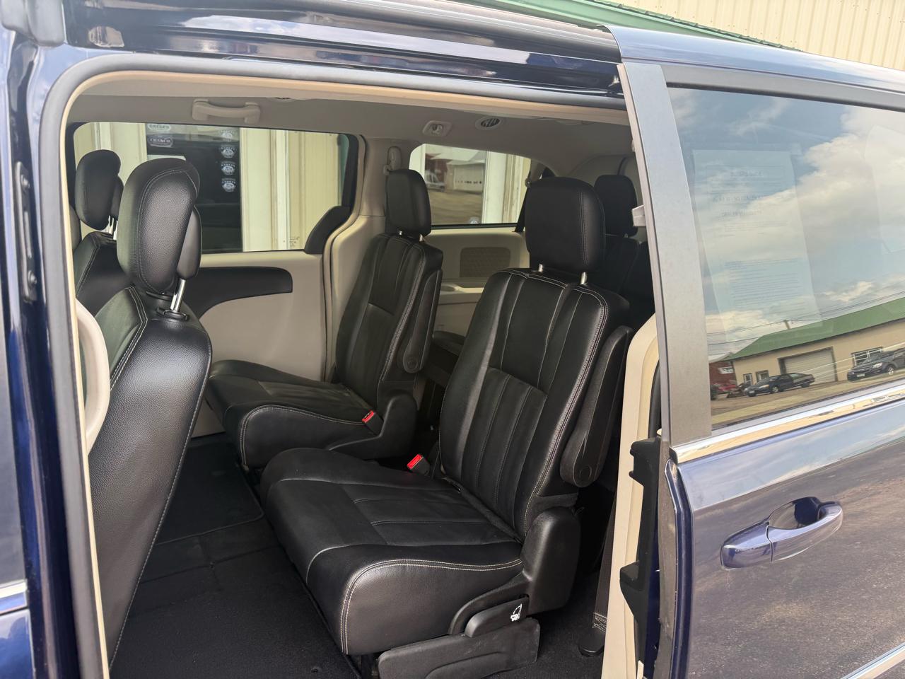 Chrysler Town & Country 4dr Wgn Touring 2014