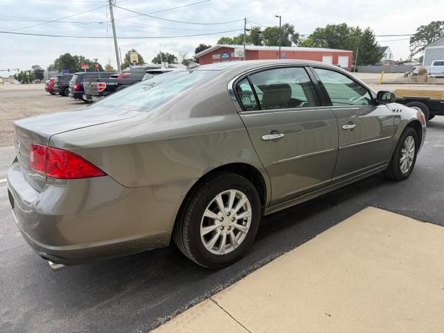 Buick Lucerne 4dr Sdn CXL 2011