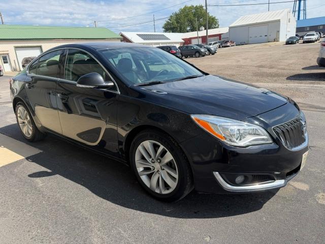 Buick Regal 4dr Sdn Premium II FWD 2017