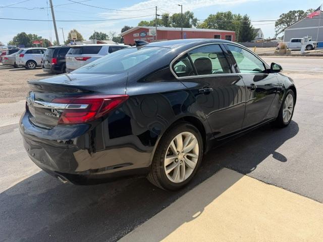 Buick Regal 4dr Sdn Premium II FWD 2017