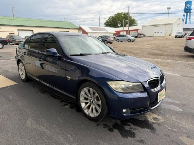 BMW 3 Series 4dr Sdn 328i xDrive AWD 2011