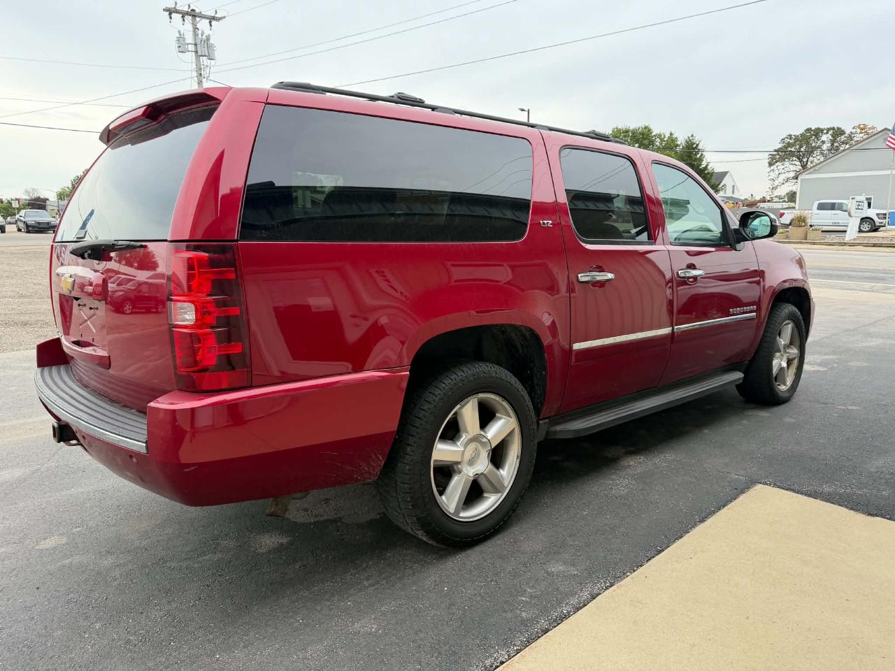 Chevrolet Suburban 4WD 4dr 1500 LTZ 2013