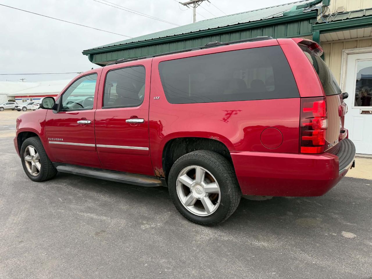 Chevrolet Suburban 4WD 4dr 1500 LTZ 2013
