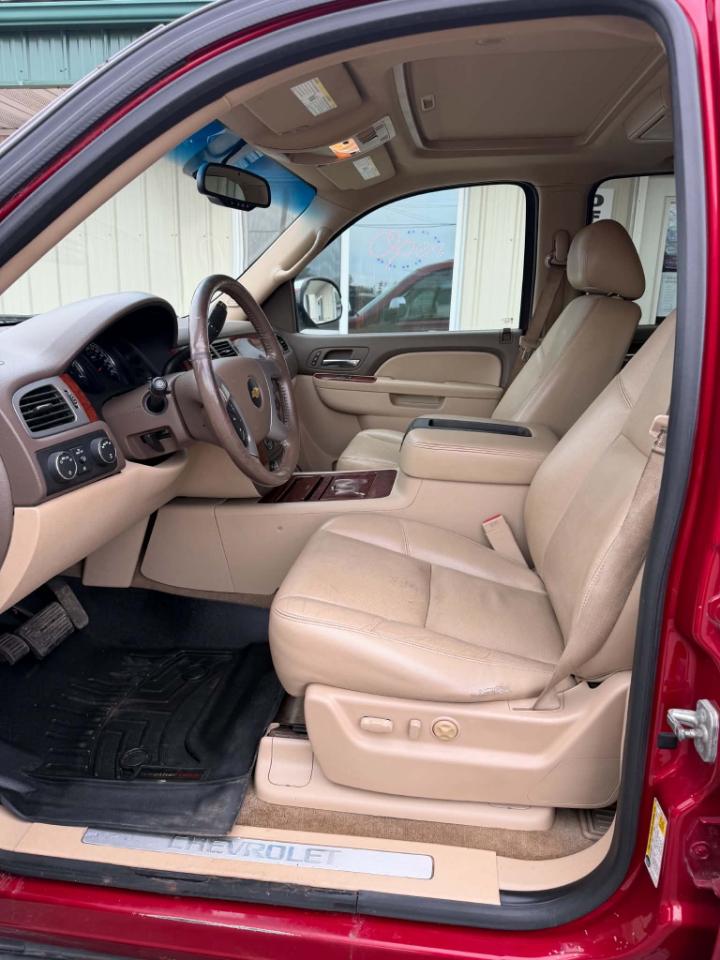 Chevrolet Suburban 4WD 4dr 1500 LTZ 2013